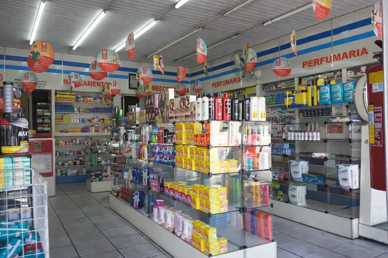 Estrutura e Medicamentos da Drogaria e Manipulação Gaspar em Mauá